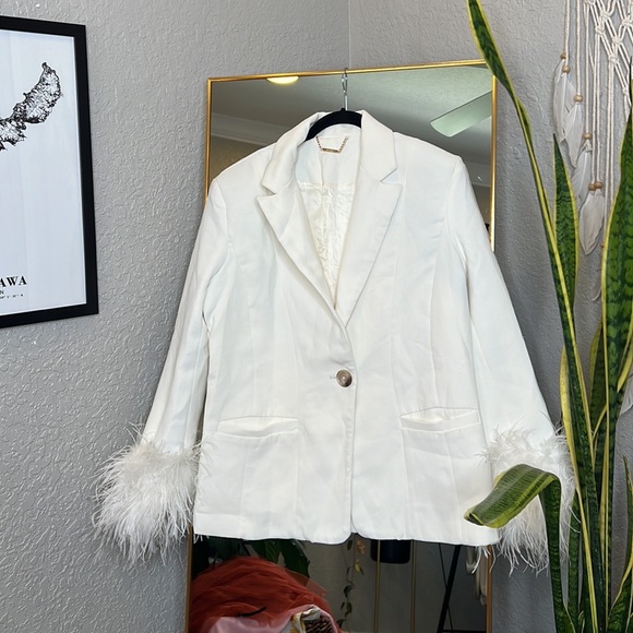 HOUSE OF CB 'Iman' Ivory Oversized Blazer - Picture 11 of 11
